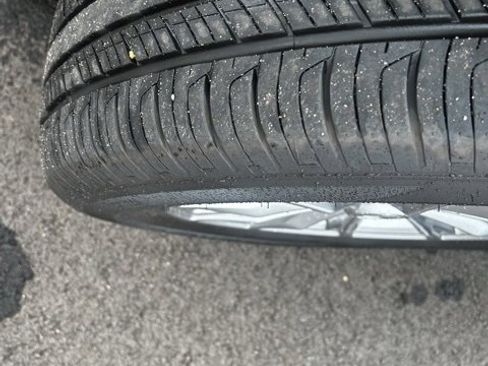 Used 2025 Honda CR-V EX image 9