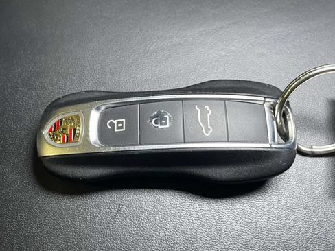Used 2022 Porsche Cayenne Platinum Edition AWD/4WD image 44