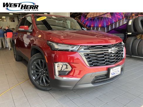 Used 2023 Chevrolet Traverse RS AWD/4WD image 1
