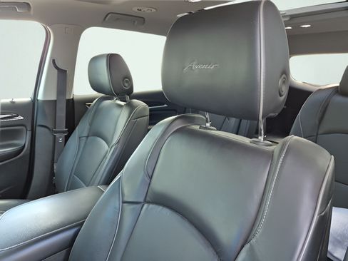 Used 2019 Buick Enclave Avenir w/ Avenir Technology Package AWD/4WD image 9