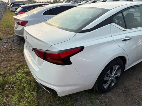 Used 2023 Nissan Altima 2.5 S FWD image 5