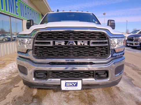 Used 2024 RAM 2500 Tradesman w/ Chrome Appearance Group image 13