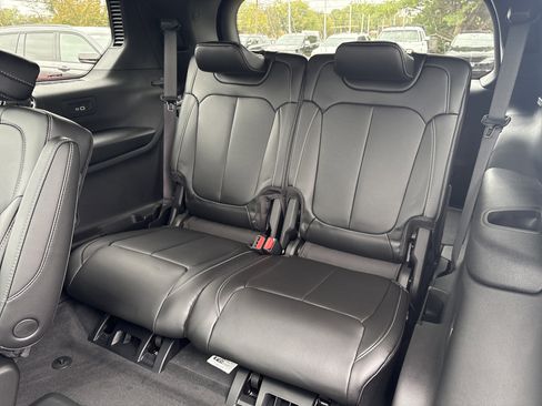 New 2025 Jeep Grand Cherokee L Limited w/ Black Appearance Package image 18