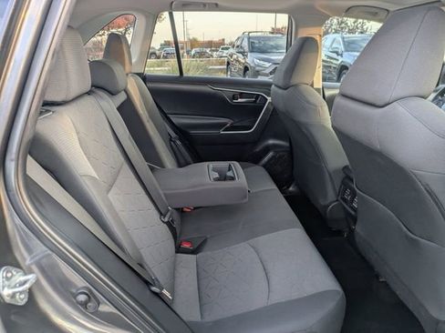 Used 2022 Toyota RAV4 XLE w/ Convenience Package image 29