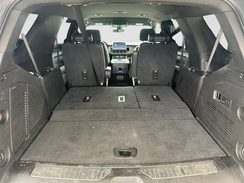 Used 2021 Chevrolet Tahoe Z71 w/ Z71 Off-Road Package AWD/4WD image 18