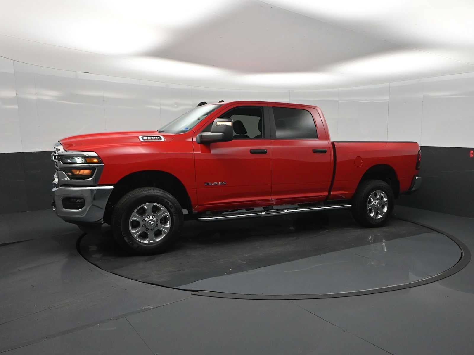 Used 2026 RAM 2500 Big Horn AWD/4WD image 3