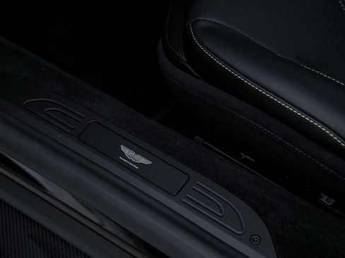 New 2026 Aston Martin V8 Vantage Roadster image 32