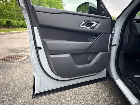 New 2026 Land Rover Range Rover Velar Dynamic SE image 10