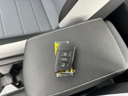 Certified 2025 Volkswagen Taos S AWD/4WD image 60
