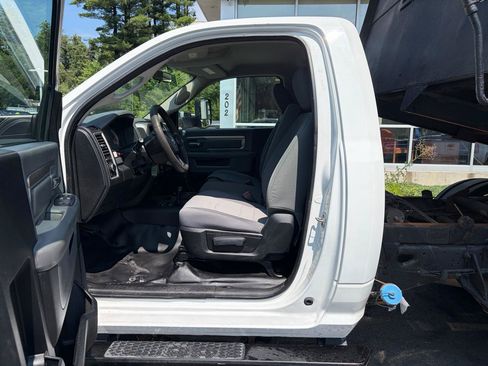 Used 2014 RAM 5500 Tradesman w/ Power & Remote Entry Group AWD/4WD image 17