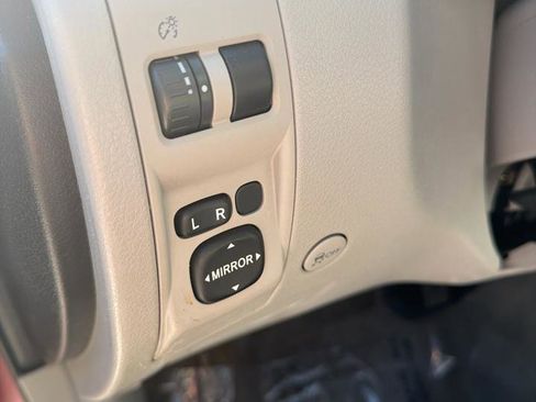 Used 2010 Subaru Forester 2.5X Premium image 14