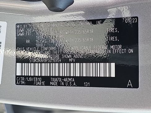 Used 2023 Toyota Highlander XLE FWD image 39