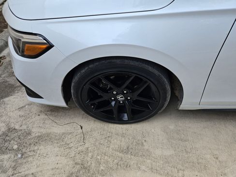 Used 2023 Honda Civic Sport image 8