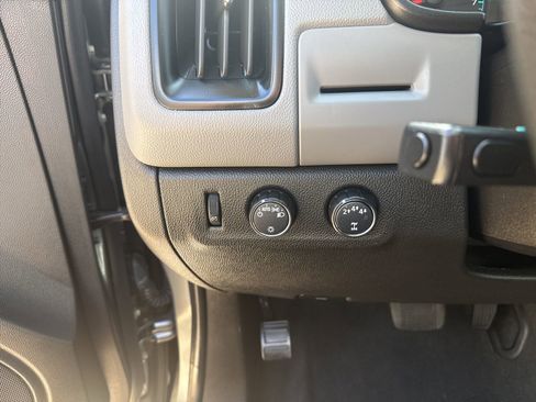 Used 2022 Chevrolet Colorado W/T image 14