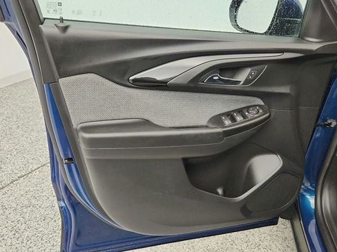 Used 2021 Chevrolet TrailBlazer LT w/ Convenience Package FWD image 10