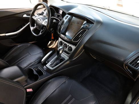 Used 2013 Ford Focus SE FWD image 16