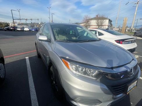 Used 2021 Honda HR-V LX image 2