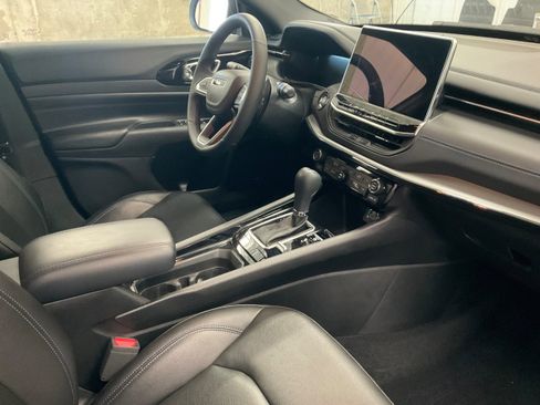 Used 2025 Jeep Compass Limited w/ High Altitude Package AWD/4WD image 28