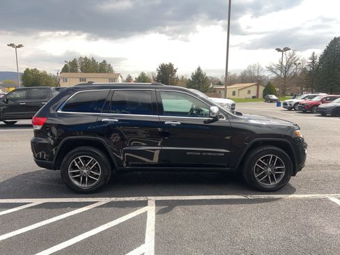 Used 2018 Jeep Grand Cherokee Limited w/ Trailer Tow Group IV image 7