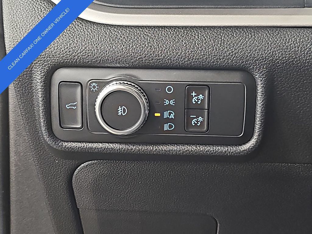 Used 2020 Ford Explorer XLT w/ Equipment Group 202A AWD/4WD image 27