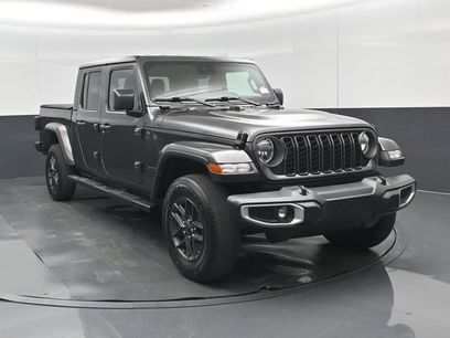Used 2024 Jeep Gladiator Sport