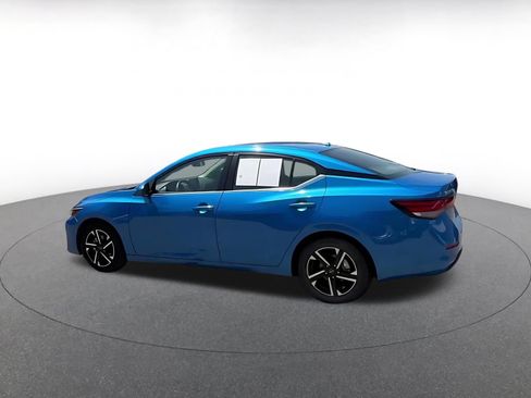 Used 2025 Nissan Sentra SV FWD image 9