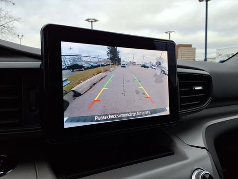 Certified 2023 Ford Explorer XLT w/ Class IV Trailer Tow Package image 21