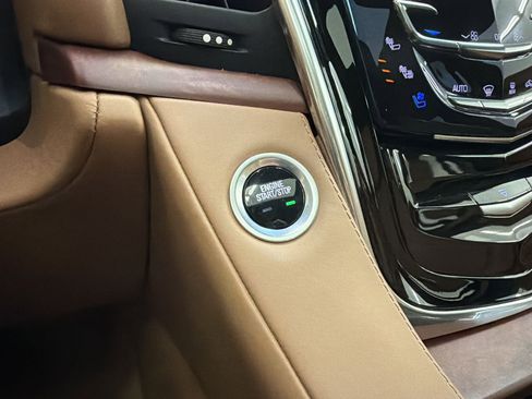 Used 2017 Cadillac Escalade Platinum RWD image 27