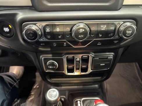 Used 2021 Jeep Wrangler Unlimited Islander AWD/4WD image 16