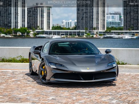Used 2022 Ferrari SF90 Stradale AWD/4WD image 2