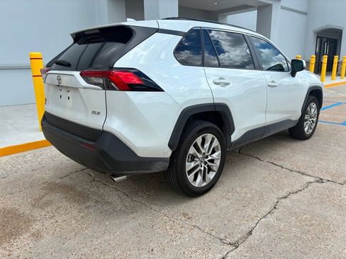 Used 2025 Toyota RAV4 XLE Premium FWD image 3