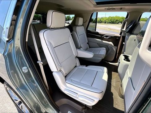 Used 2024 GMC Yukon Denali w/ Advanced Technology Package AWD/4WD image 25