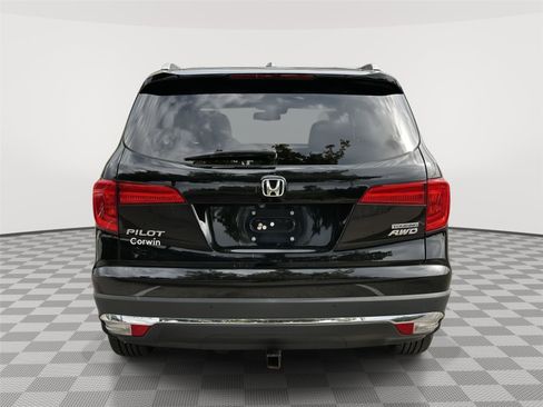 Certified 2017 Honda Pilot Touring image 4