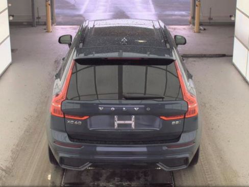 Used 2025 Volvo XC60 B5 Plus image 16