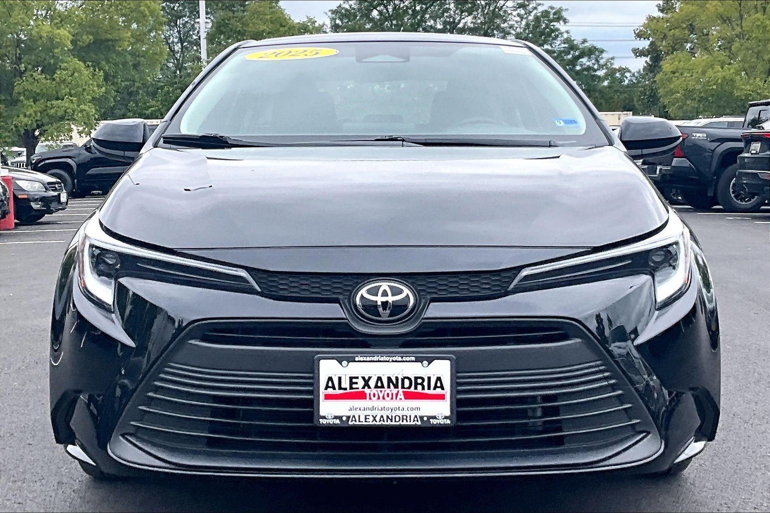 Used 2026 Toyota Corolla LE w/ LE Premium Package FWD image 3