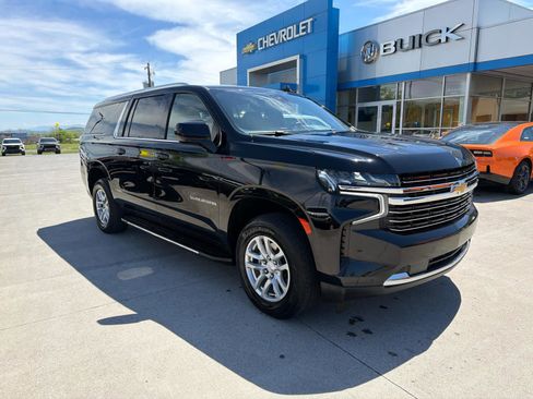 Used 2024 Chevrolet Suburban LT AWD/4WD image 4
