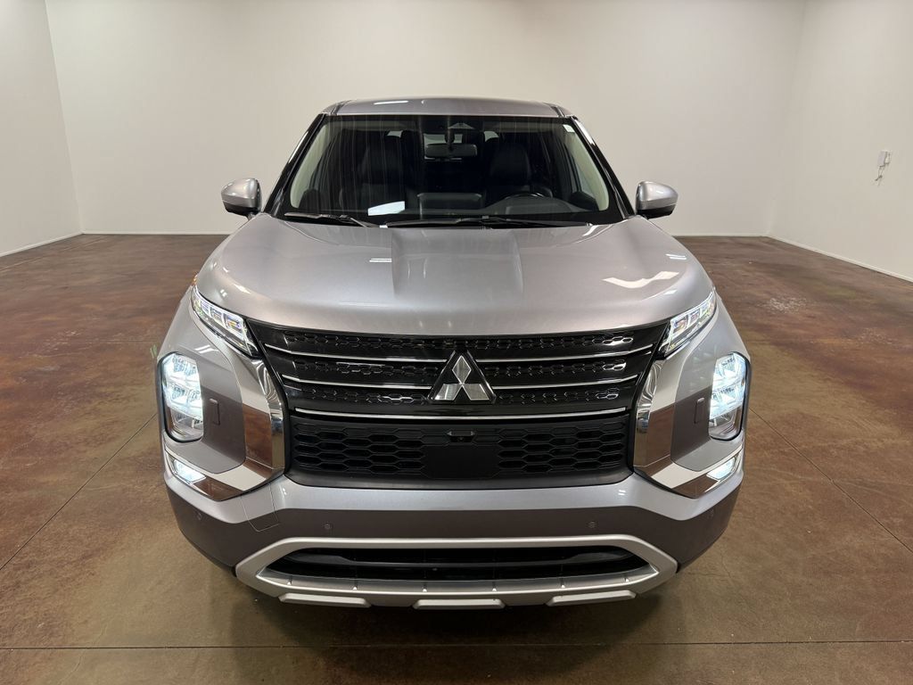 Used 2024 Mitsubishi Outlander SE AWD/4WD image 41