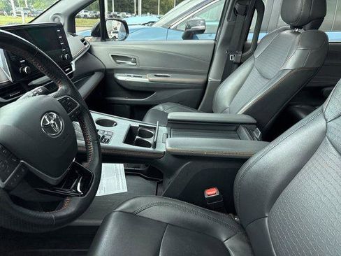 Certified 2021 Toyota Sienna XSE w/ XSE Plus Package AWD/4WD image 4
