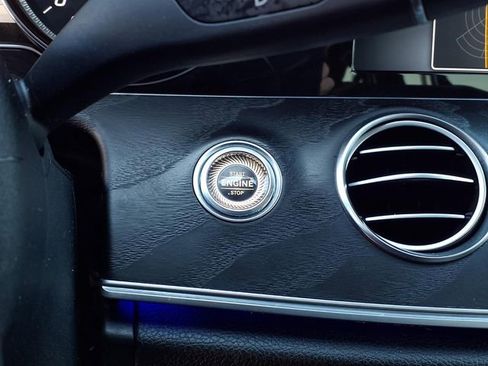 Used 2017 Mercedes-Benz E 400 4MATIC Wagon image 17