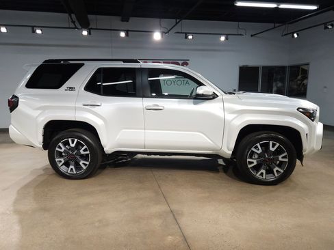 Certified 2025 Toyota 4Runner TRD Sport AWD/4WD image 8