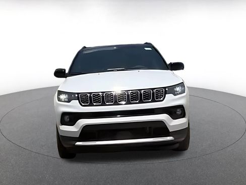 Used 2025 Jeep Compass Limited AWD/4WD image 2