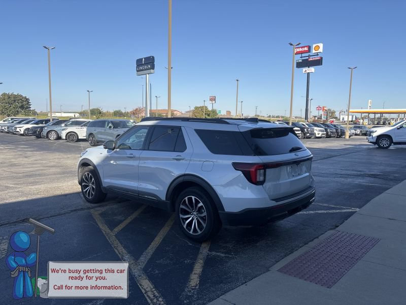 Used 2026 Ford Explorer ST-Line AWD/4WD image 3