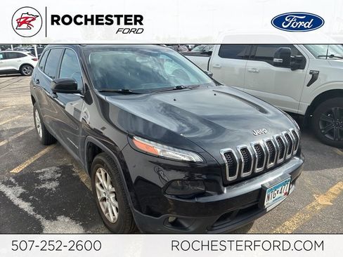 Used 2015 Jeep Cherokee Latitude w/ Cold Weather Group AWD/4WD image 1