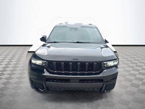 Used 2023 Jeep Grand Cherokee L Laredo RWD image 2