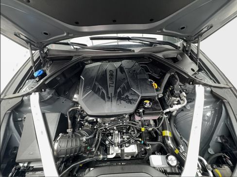 Used 2025 Genesis G70 2.5T RWD image 17
