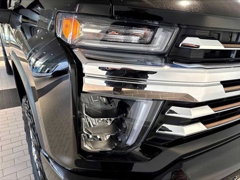 Used 2022 Chevrolet Silverado 2500 High Country AWD/4WD image 15