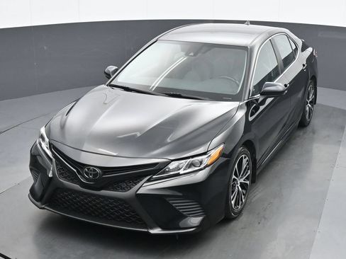 Used 2019 Toyota Camry SE w/ Protection Package (Q2) FWD image 17