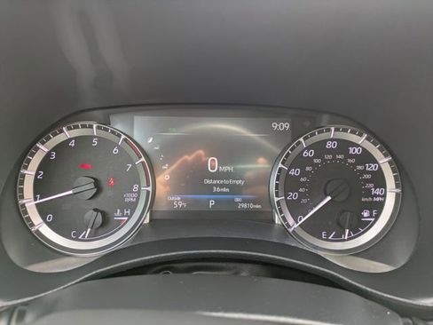 Used 2023 Toyota Highlander XLE AWD/4WD image 24