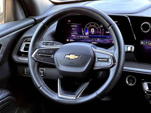 Used 2024 Chevrolet Traverse LT image 32