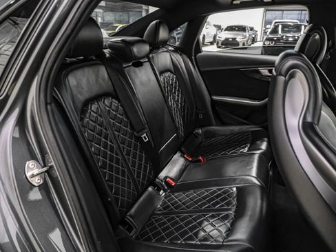 Used 2018 Audi S4 Prestige w/ Prestige Package image 38